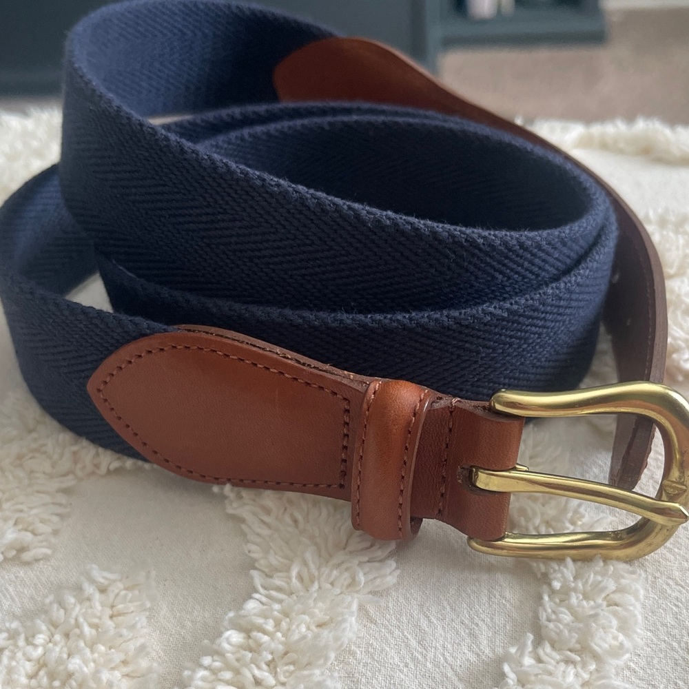Coach Navy and leather Belt with Brass buckle. Unisex
